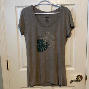 Cariloha XL women’s top! No damages